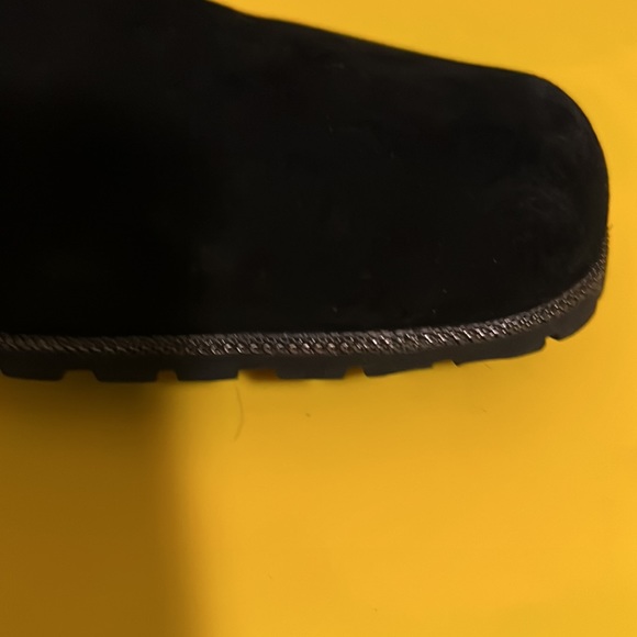 Stuart Weitzman | Mono | Suede Loafer in Black - Picture 6 of 17